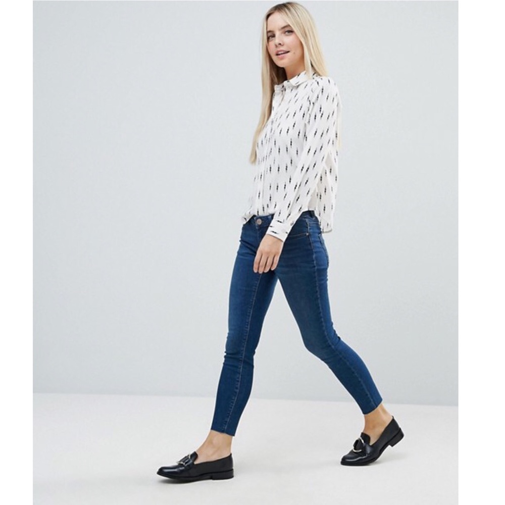 NWT ASOS Skinny Jeans Size 25/32